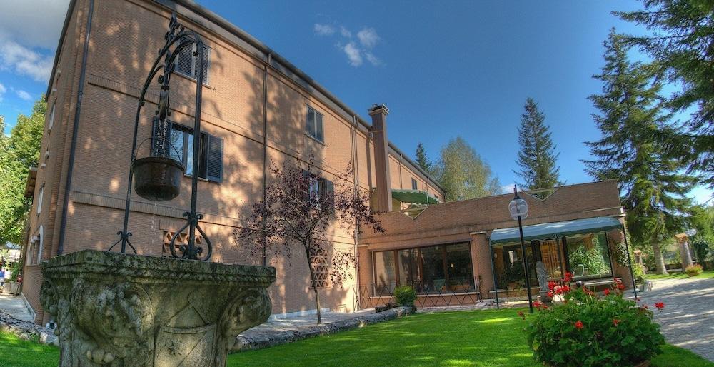 Lh Albergo Il Picchio Pescasseroli Zewnętrze zdjęcie