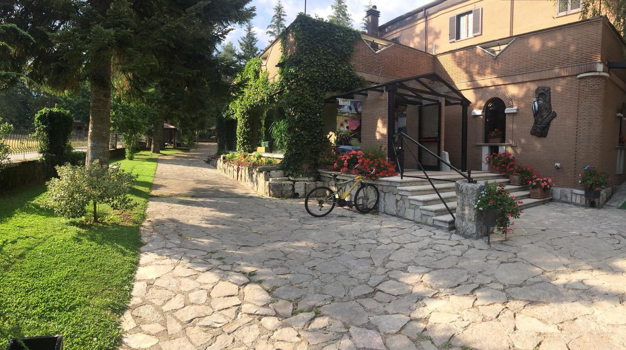 Lh Albergo Il Picchio Pescasseroli Zewnętrze zdjęcie